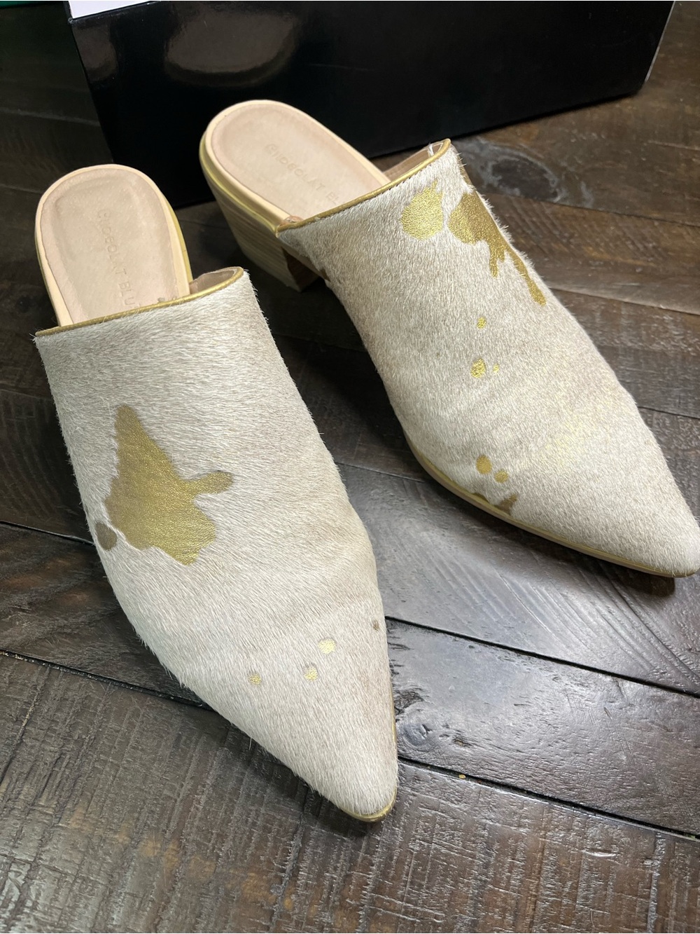 New In Box Cream Pointed Mule with Gold Detail